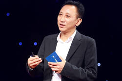 简一李志林：到意大利300年的皇家古堡开个发布会