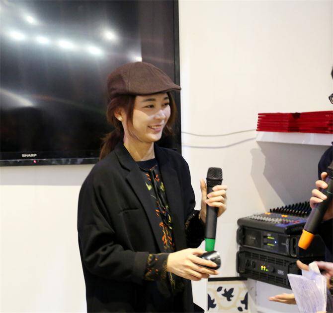 9作品《丛林秘语》主案设计师郑铮团队代表正在分享.jpg