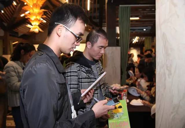 10 设计师在关注大唐合盛瓷砖微创客商城微信公众号.jpg