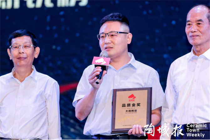 新锐榜通稿1540.jpg